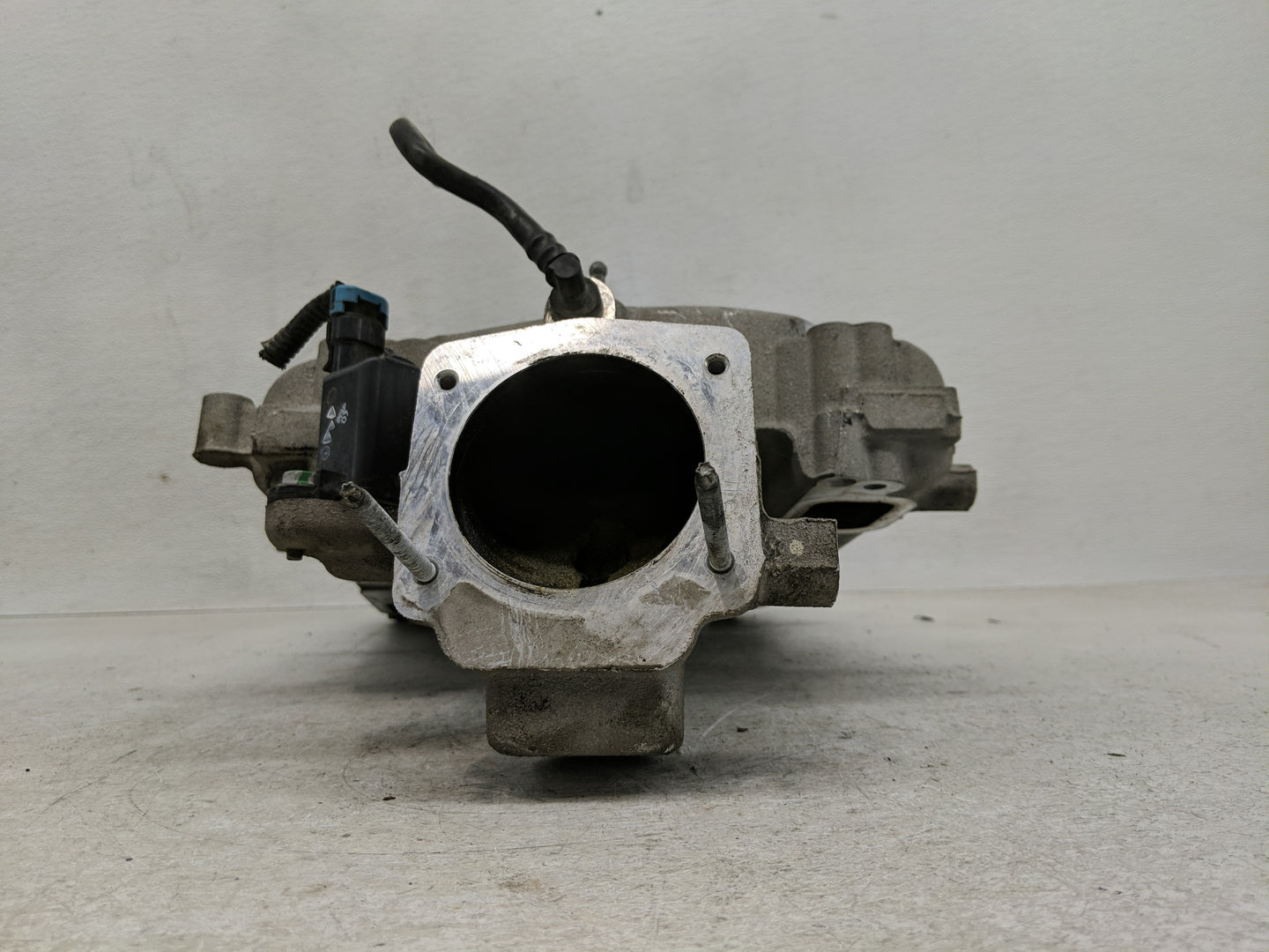 2007 Saturn Aura Air Intake Manifold P/N:1259805 Fits Fits 2006 OEM Used Auto Parts - Oemusedautoparts1.com