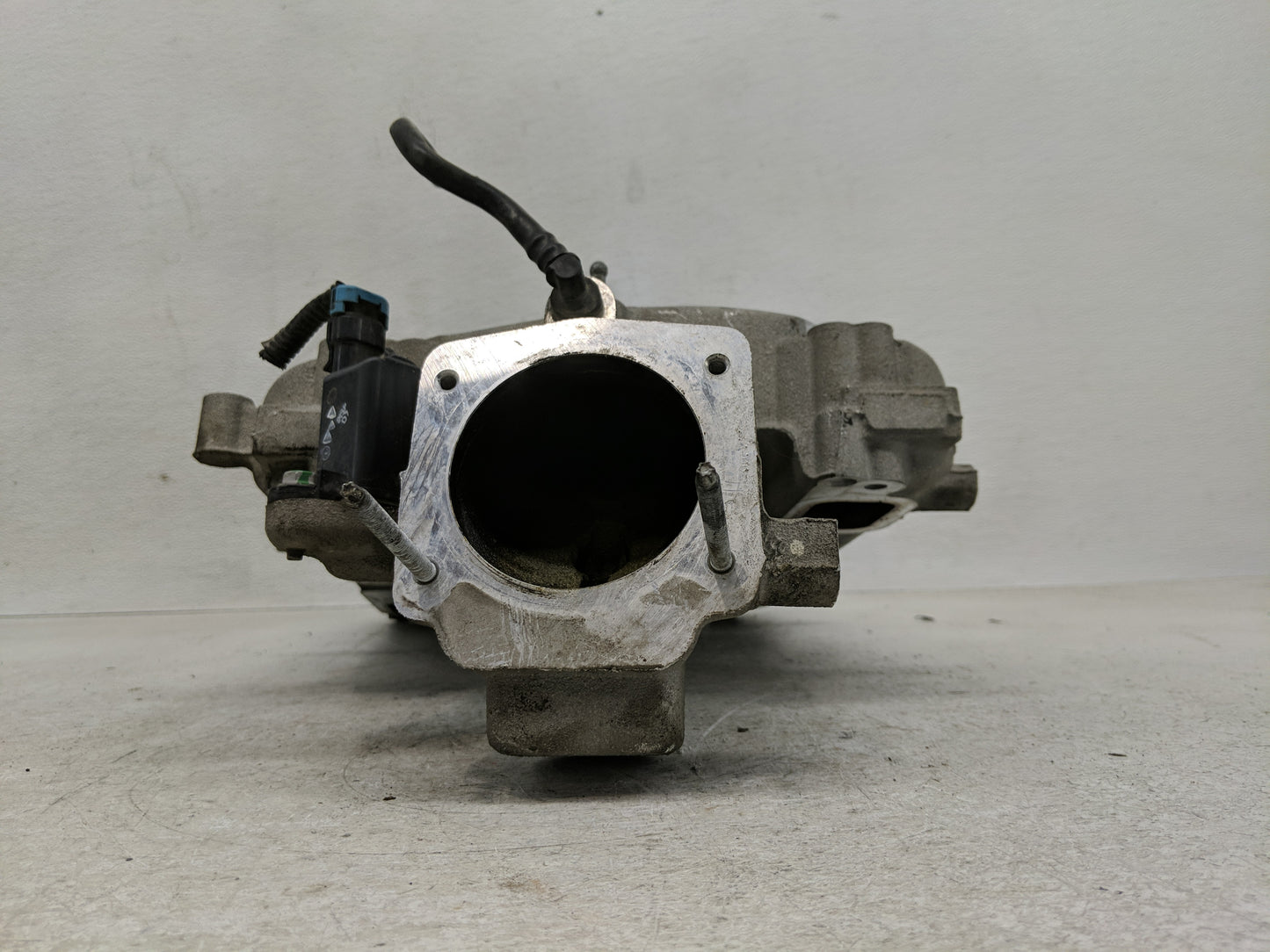 2007 Saturn Aura Air Intake Manifold P/N:1259805 Fits Fits 2006 OEM Used Auto Parts - Oemusedautoparts1.com