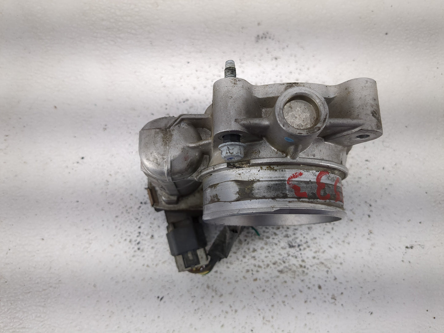 2007-2008 Saturn Aura Throttle Body P/N:RME72-1A Fits Fits 2006 2007 2008 2009 2010 2011 OEM Used Auto Parts - Oemusedautopa