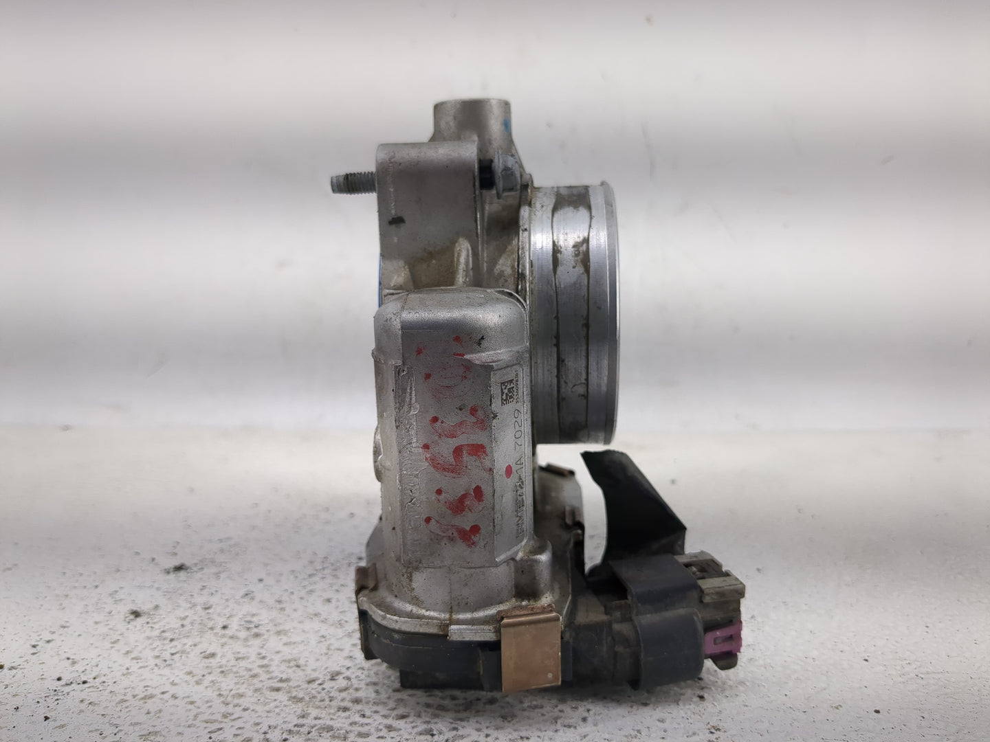 2007-2008 Saturn Aura Throttle Body P/N:RME72-1A Fits Fits 2006 2007 2008 2009 2010 2011 OEM Used Auto Parts - Oemusedautopa