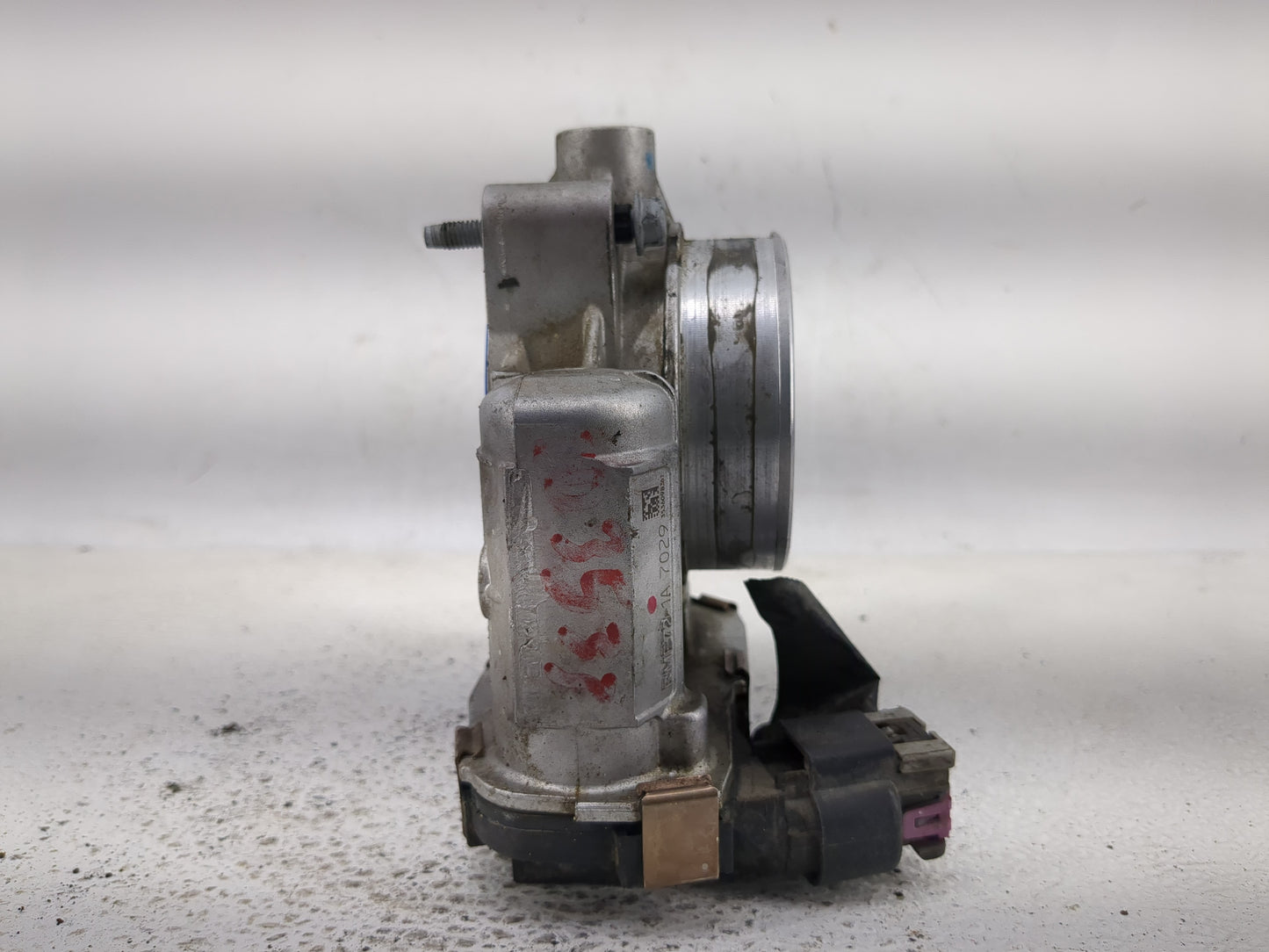 2007-2008 Saturn Aura Throttle Body P/N:RME72-1A Fits Fits 2006 2007 2008 2009 2010 2011 OEM Used Auto Parts - Oemusedautopa