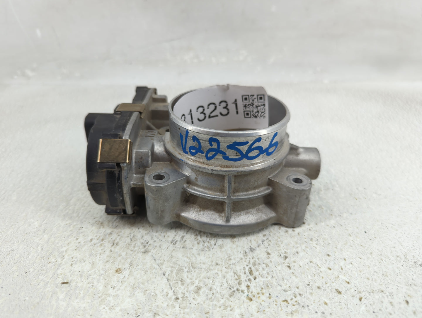 2007-2009 Saturn Aura Throttle Body P/N:12618735 Fits Fits 2007 2008 2009 2010 2011 2012 2013 2014 OEM Used Auto Parts - Oem