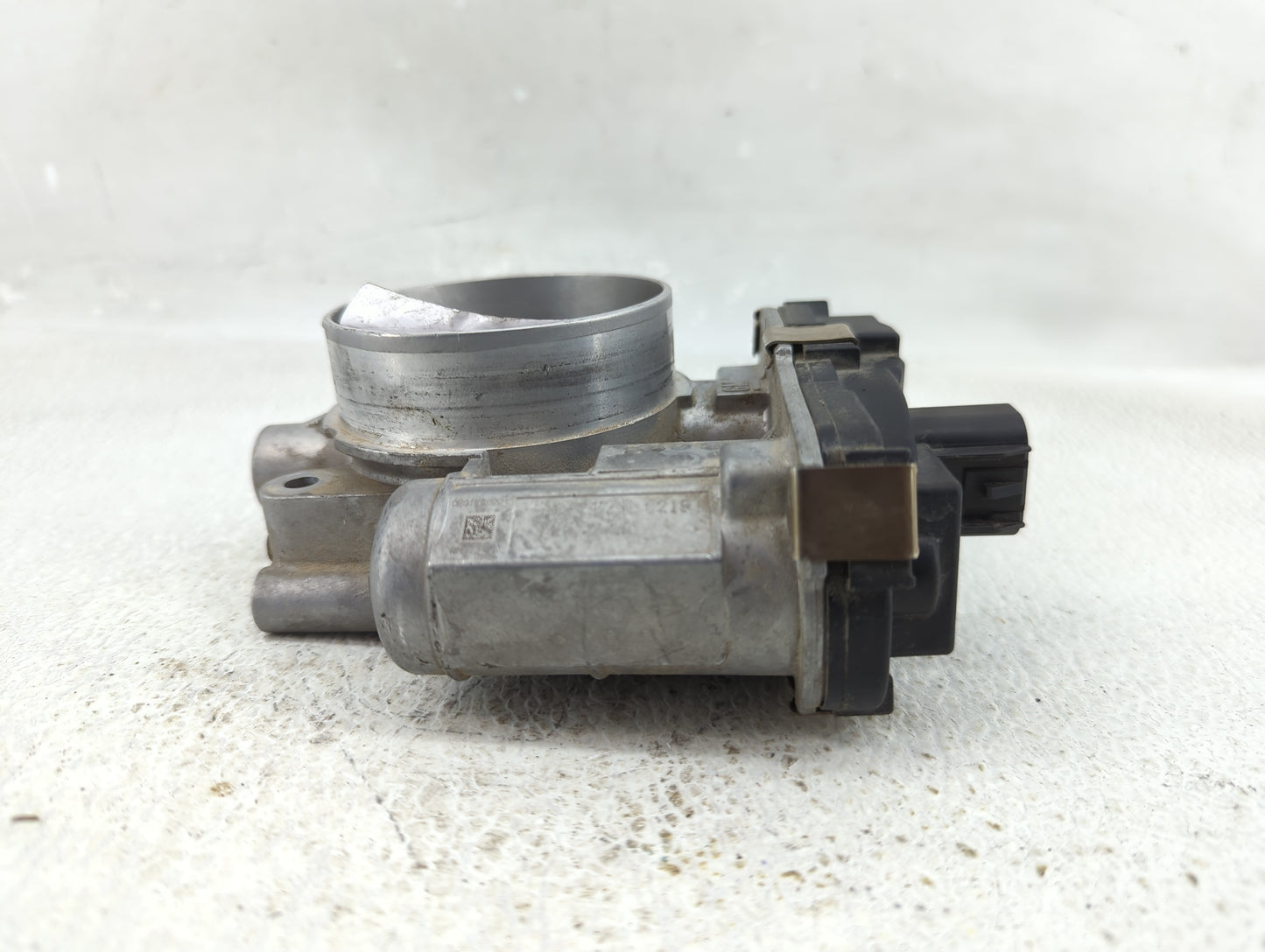 2007-2009 Saturn Aura Throttle Body P/N:12618735 Fits Fits 2007 2008 2009 2010 2011 2012 2013 2014 OEM Used Auto Parts - Oem