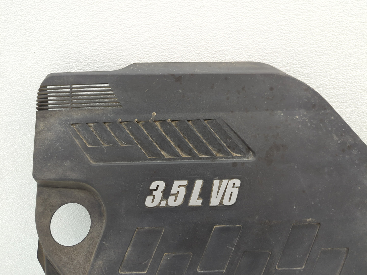 2007 Saturn Aura Engine Cover - Oemusedautoparts1.com