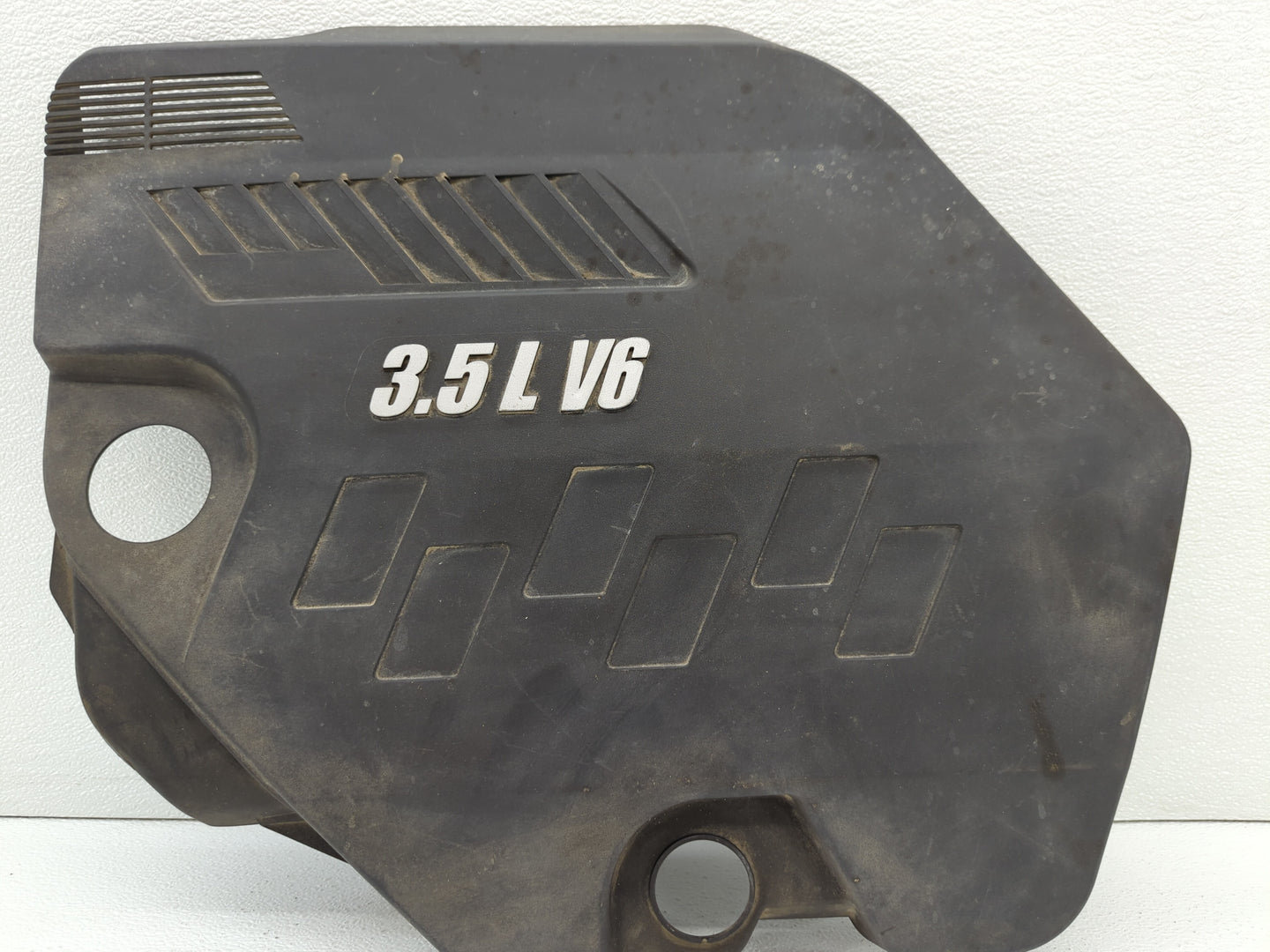 2007 Saturn Aura Engine Cover - Oemusedautoparts1.com