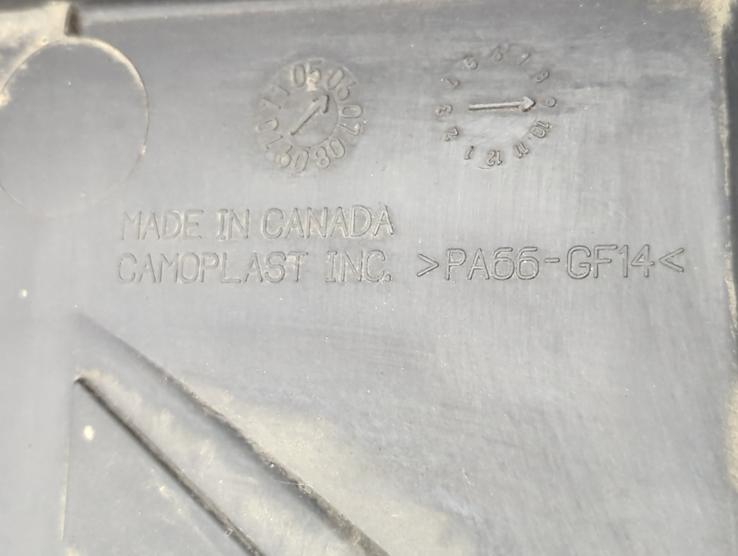 2007 Saturn Aura Engine Cover - Oemusedautoparts1.com