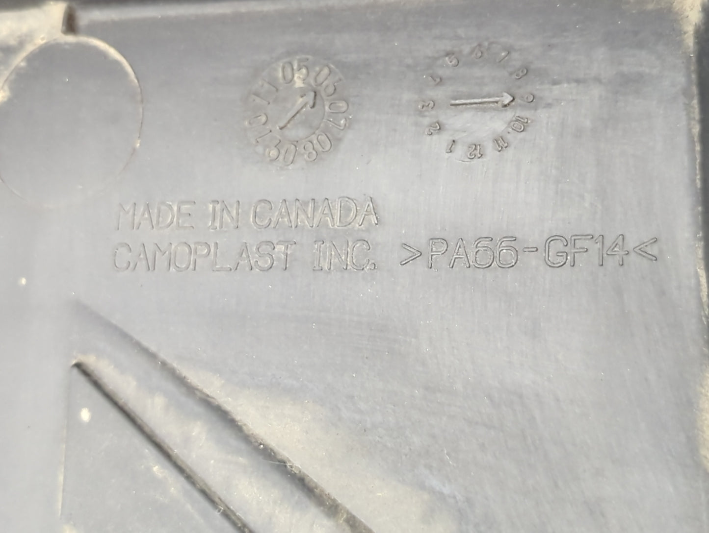 2007 Saturn Aura Engine Cover - Oemusedautoparts1.com