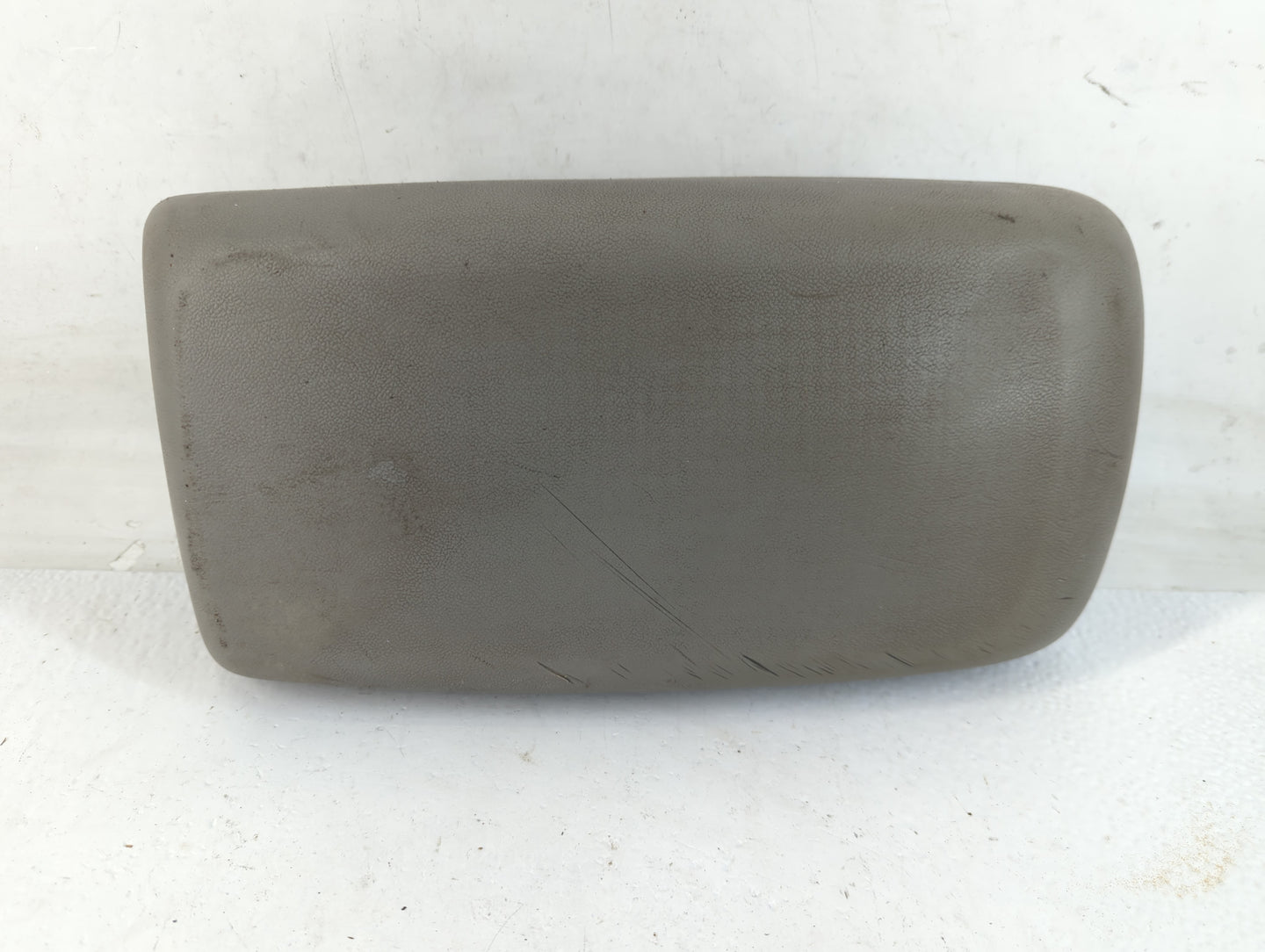 2007 Saturn Aura Center Console Armrest Cover Lid Fits OEM Used Auto Parts - Oemusedautoparts1.com