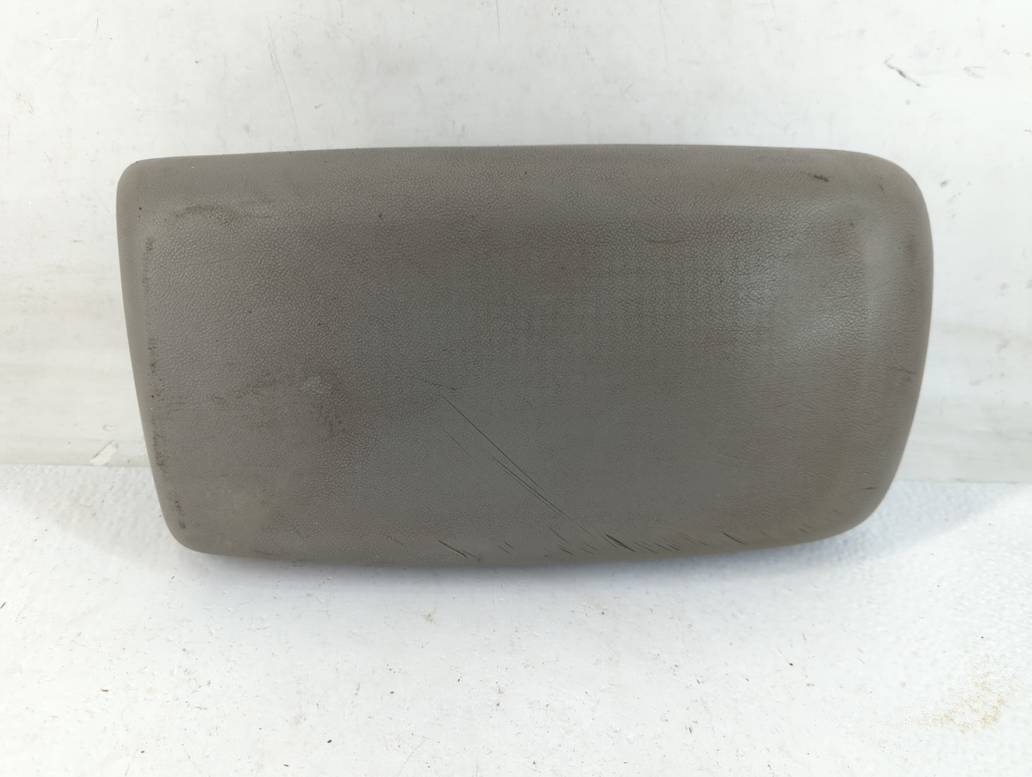 2007 Saturn Aura Center Console Armrest Cover Lid Fits OEM Used Auto Parts - Oemusedautoparts1.com