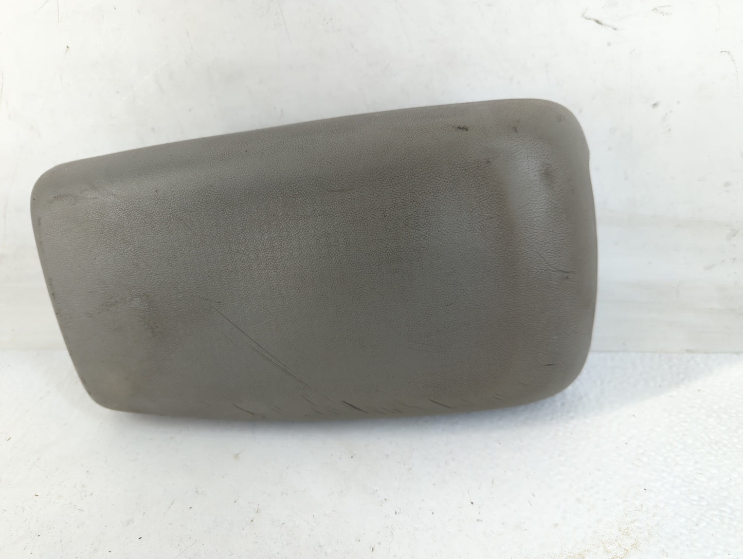 2007 Saturn Aura Center Console Armrest Cover Lid Fits OEM Used Auto Parts - Oemusedautoparts1.com