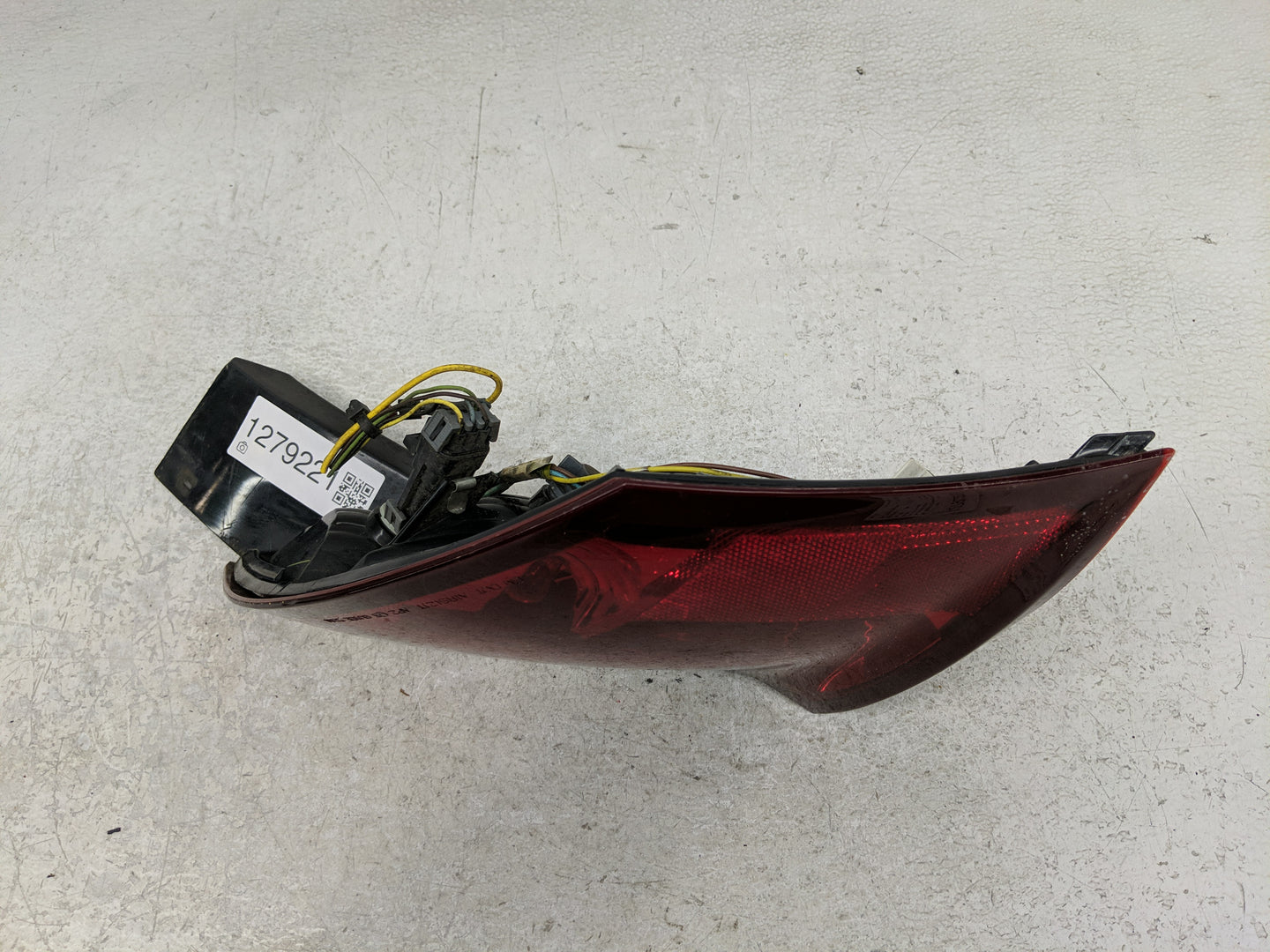 2003-2007 Saturn Ion Tail Light Assembly Driver Left OEM P/N:22723024 Fits Fits 2003 2004 2005 2006 2007 OEM Used Auto Parts