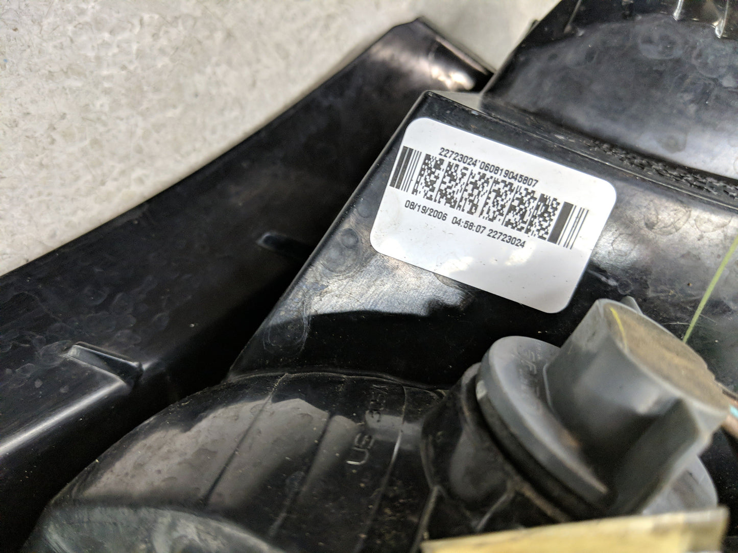 2003-2007 Saturn Ion Tail Light Assembly Driver Left OEM P/N:22723024 Fits Fits 2003 2004 2005 2006 2007 OEM Used Auto Parts