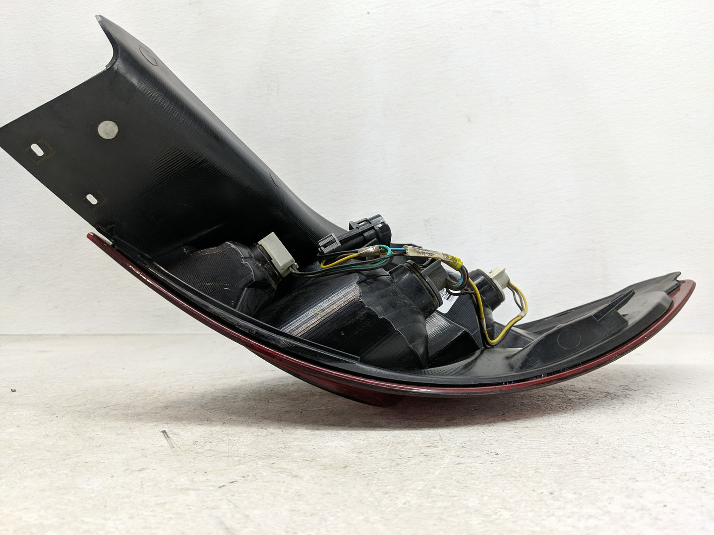 2003-2007 Saturn Ion Tail Light Assembly Driver Left OEM P/N:22723022 Fits Fits 2003 2004 2005 2006 2007 OEM Used Auto Parts