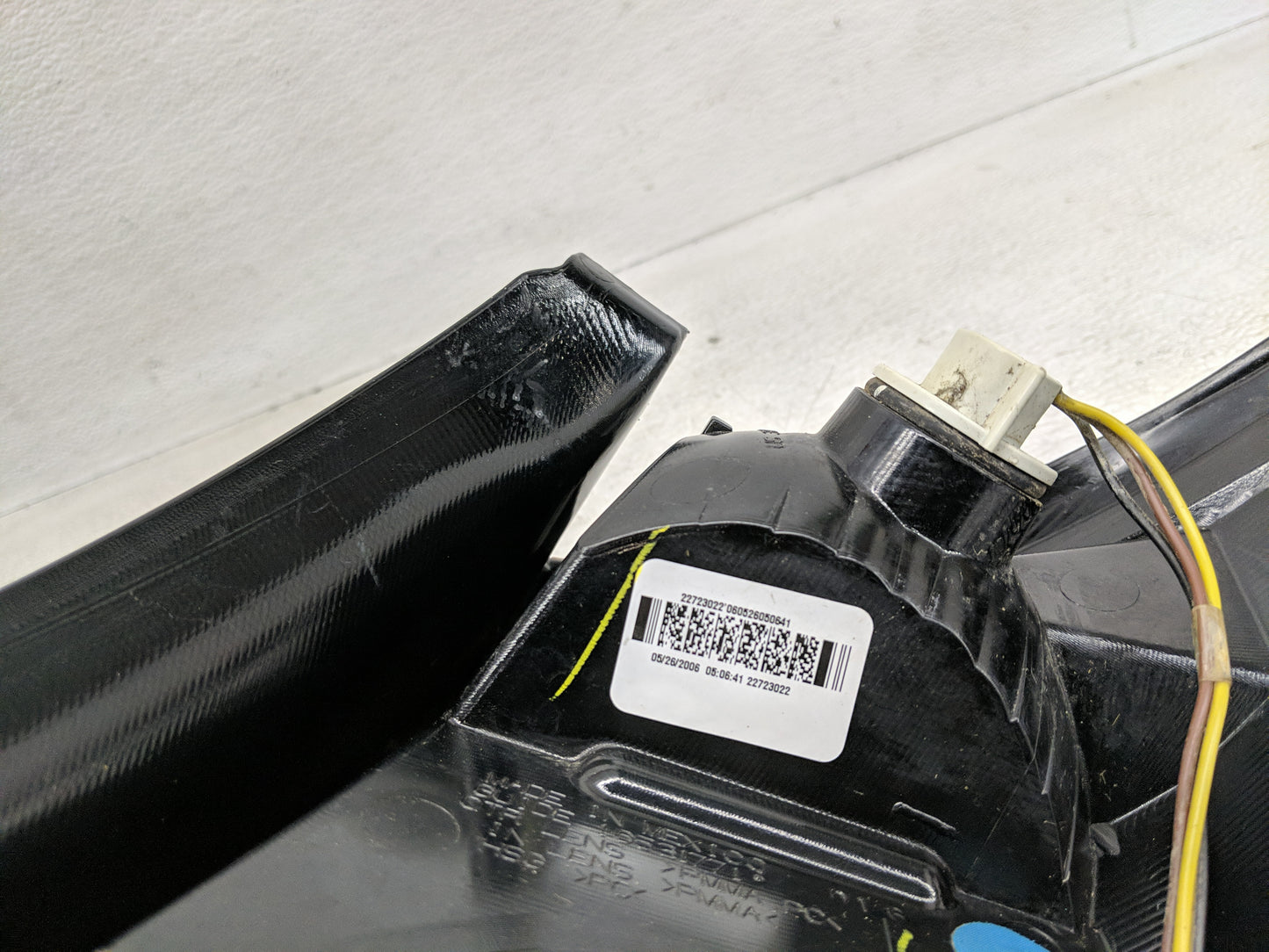 2003-2007 Saturn Ion Tail Light Assembly Driver Left OEM P/N:22723022 Fits Fits 2003 2004 2005 2006 2007 OEM Used Auto Parts