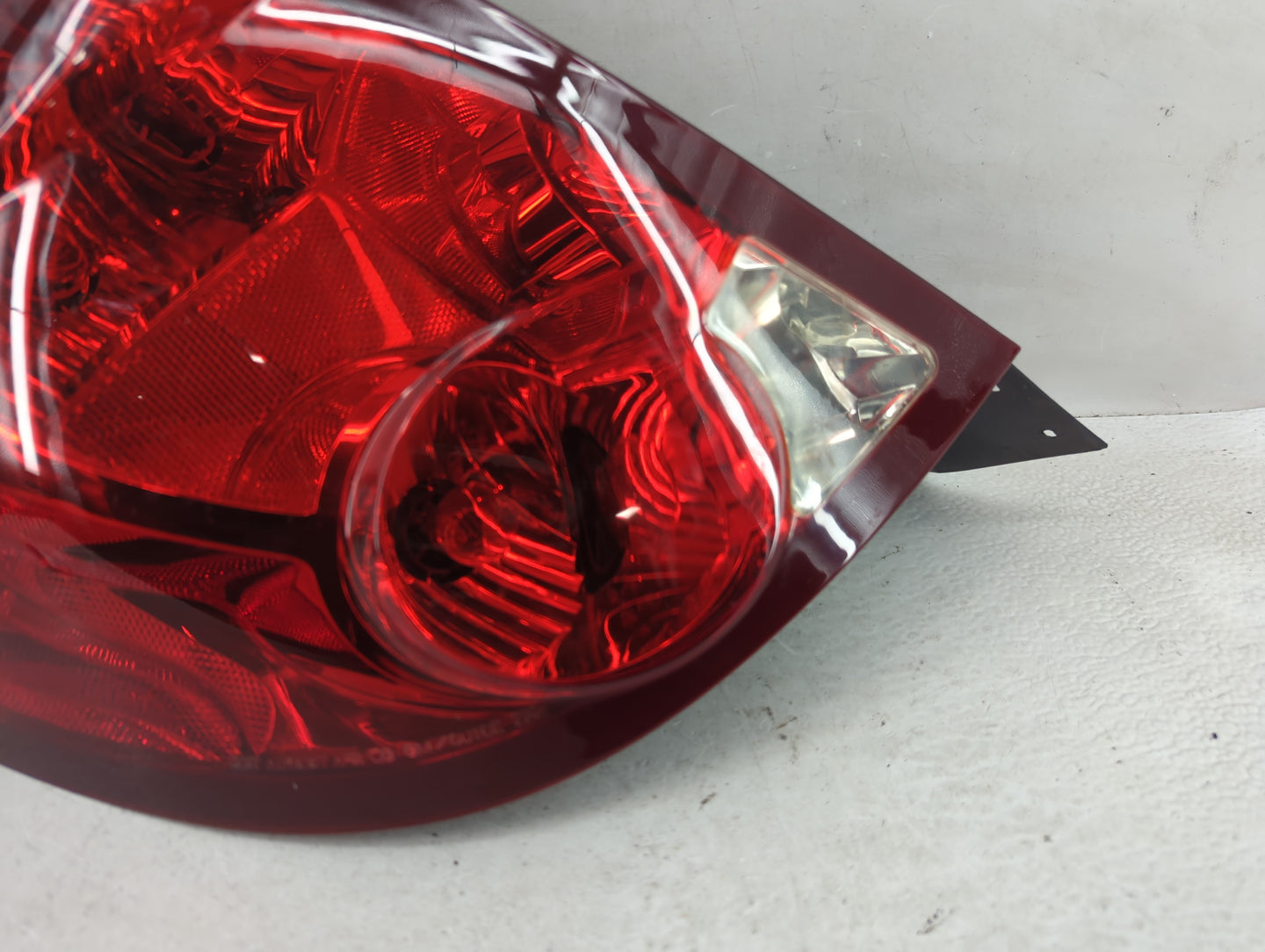 2003-2007 Saturn Ion Tail Light Assembly Driver Left OEM P/N:22723022 Fits Fits 2003 2004 2005 2006 2007 OEM Used Auto Parts