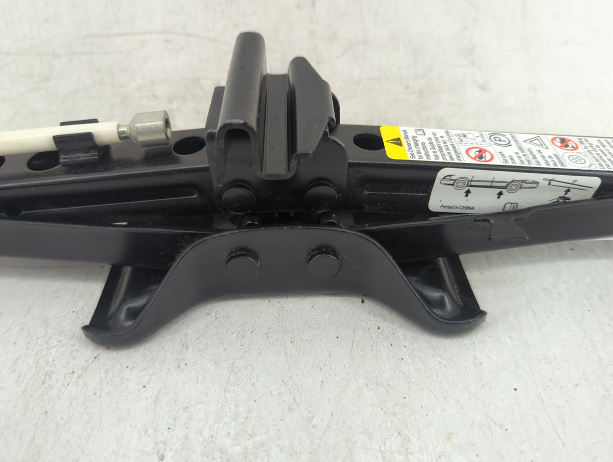 2007 Saturn Ion Spare Scissor Car Jack 1415936 - Oemusedautoparts1.com