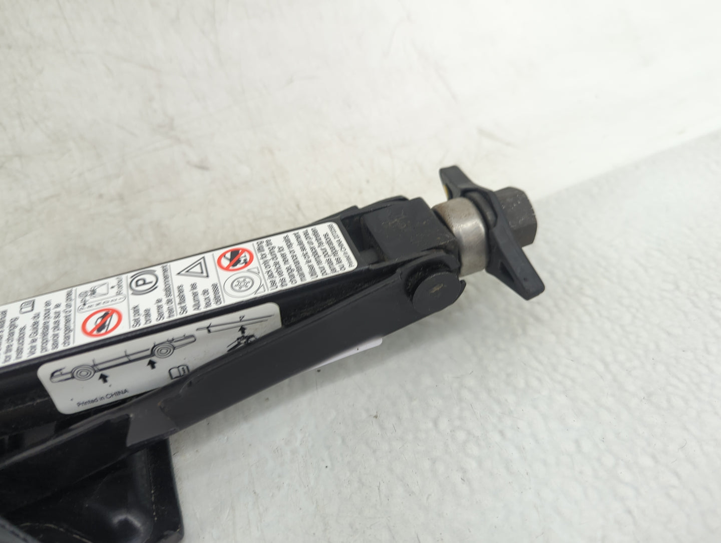 2007 Saturn Ion Spare Scissor Car Jack - Oemusedautoparts1.com