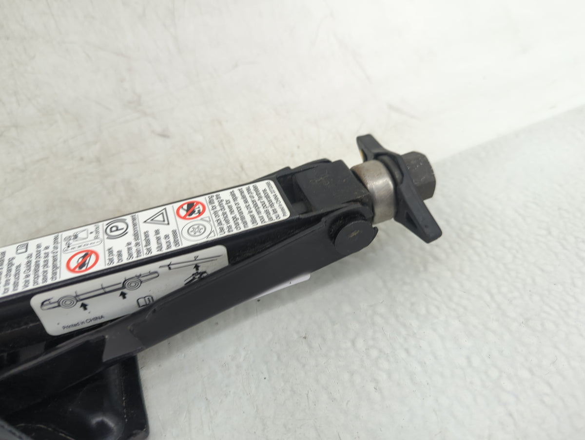 2007 Saturn Ion Spare Scissor Car Jack 1415936 - Oemusedautoparts1.com