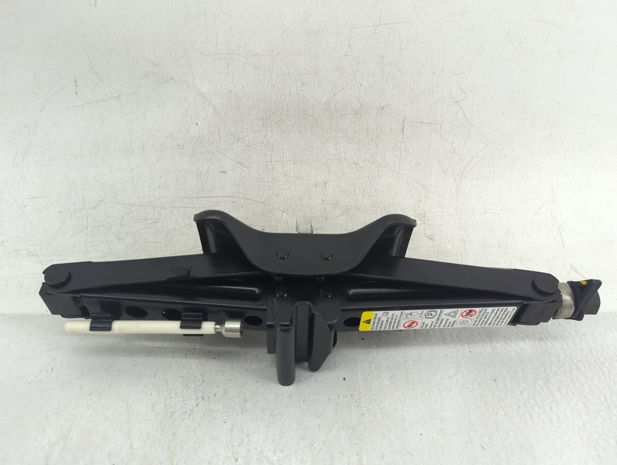 2007 Saturn Ion Spare Scissor Car Jack 1415936 - Oemusedautoparts1.com