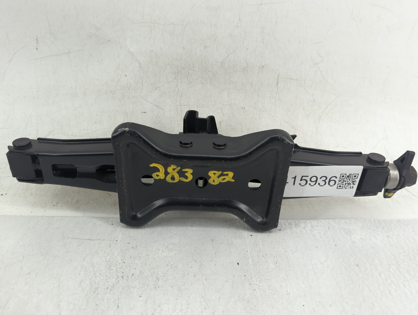 2007 Saturn Ion Spare Scissor Car Jack - Oemusedautoparts1.com