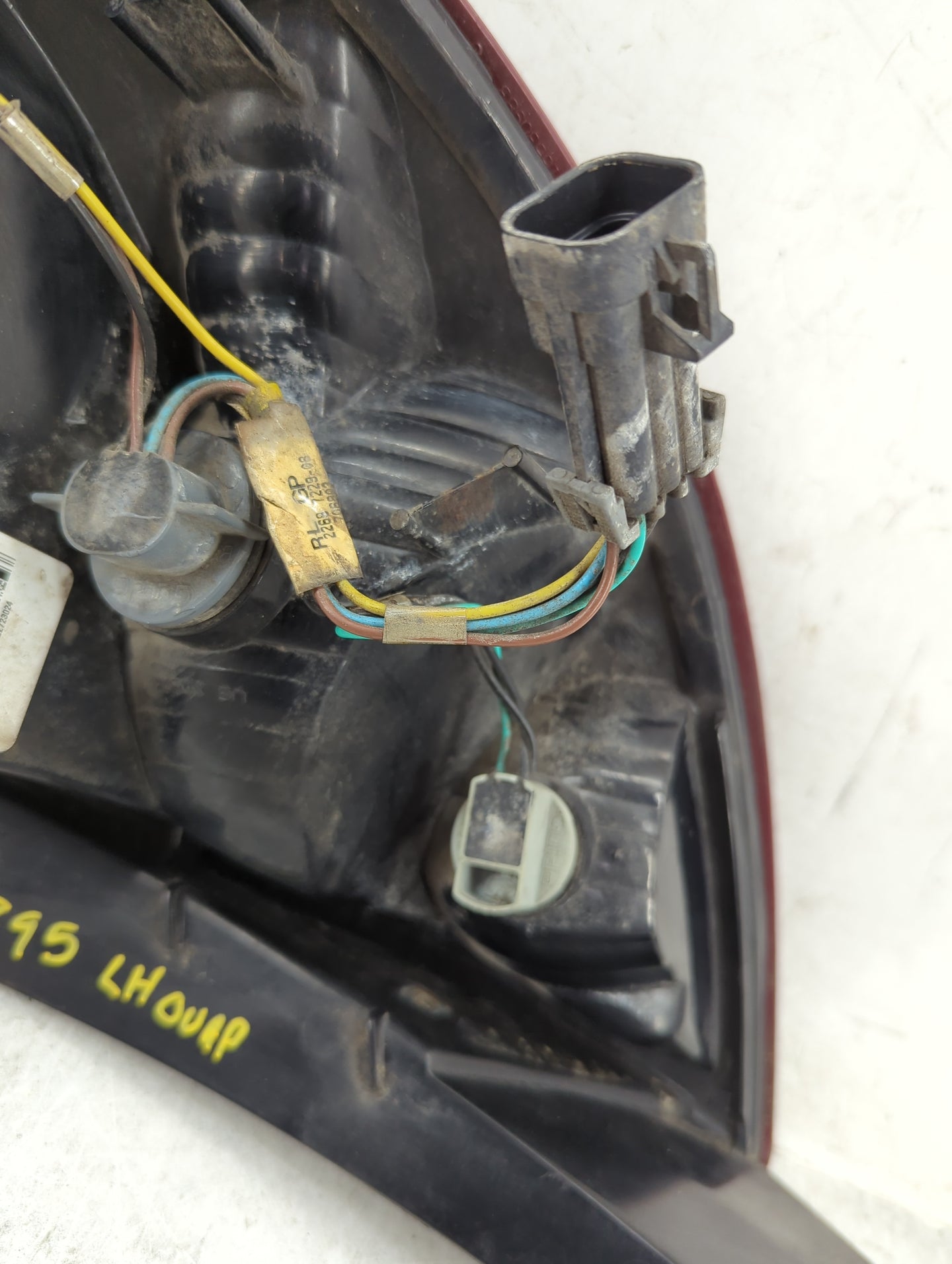 2003-2007 Saturn Ion Tail Light Assembly Driver Left OEM P/N:16530981 Fits Fits 2003 2004 2005 2006 2007 OEM Used Auto Parts