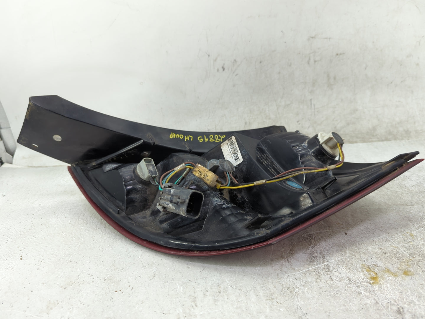 2003-2007 Saturn Ion Tail Light Assembly Driver Left OEM P/N:16530981 Fits Fits 2003 2004 2005 2006 2007 OEM Used Auto Parts