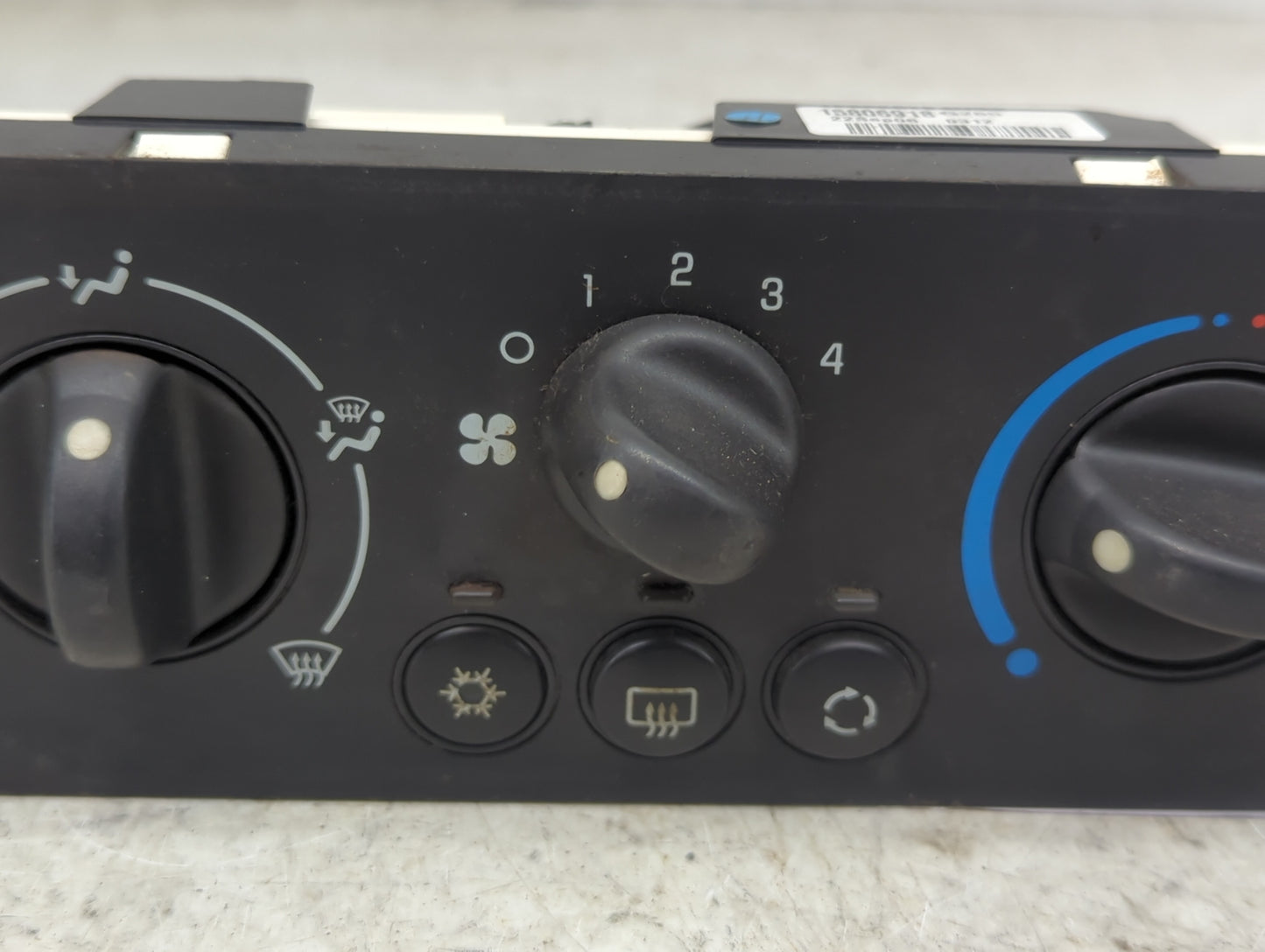 2006-2007 Saturn Ion Climate Control Module Temperature AC/Heater Replacement P/N:15806918 Fits Fits 2006 2007 OEM Used Auto