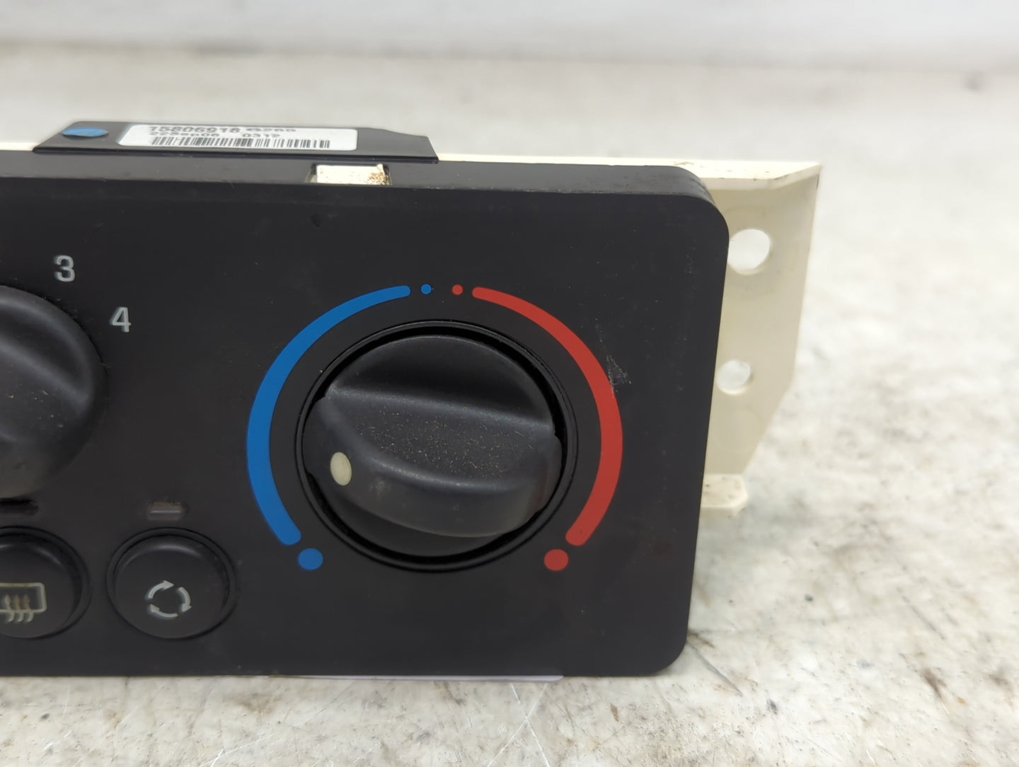 2006-2007 Saturn Ion Climate Control Module Temperature AC/Heater Replacement P/N:15806918 Fits Fits 2006 2007 OEM Used Auto