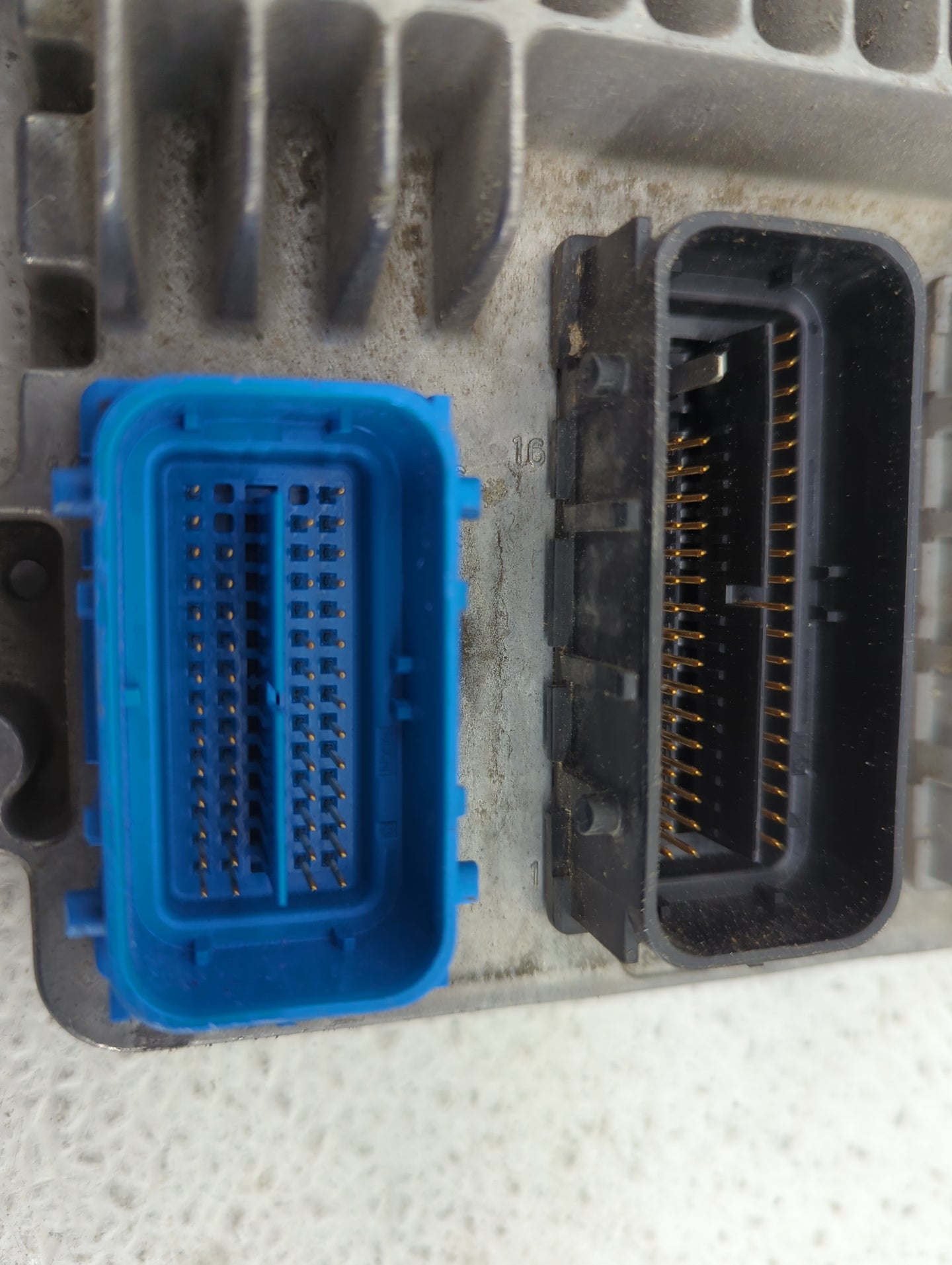 2007 Saturn Ion PCM Engine Control Computer ECU ECM PCU OEM P/N:12611973 12605843 Fits OEM Used Auto Parts - Oemusedautopart
