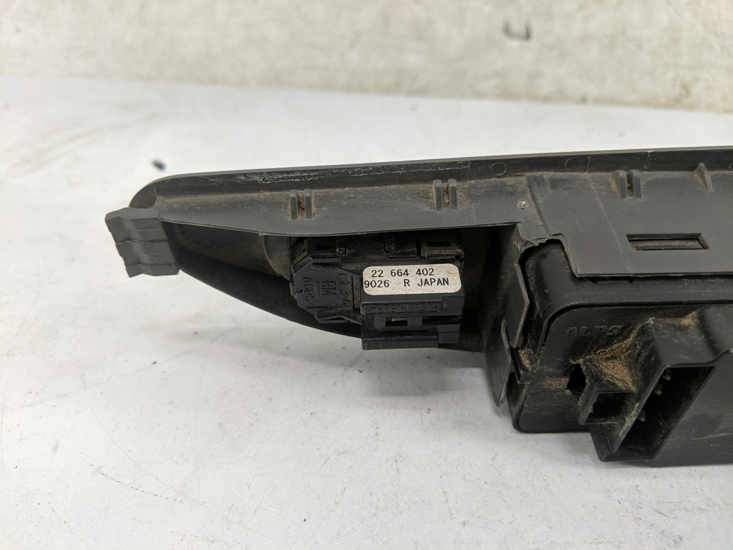 2003-2007 Saturn Ion Master Power Window Switch Replacement Driver Side Left P/N:22664402 Fits Fits 2003 2004 2005 2006 2007