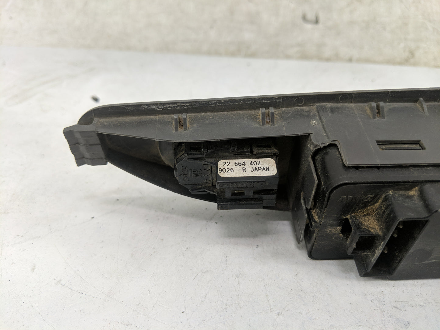 2003-2007 Saturn Ion Master Power Window Switch Replacement Driver Side Left P/N:22664402 Fits Fits 2003 2004 2005 2006 2007
