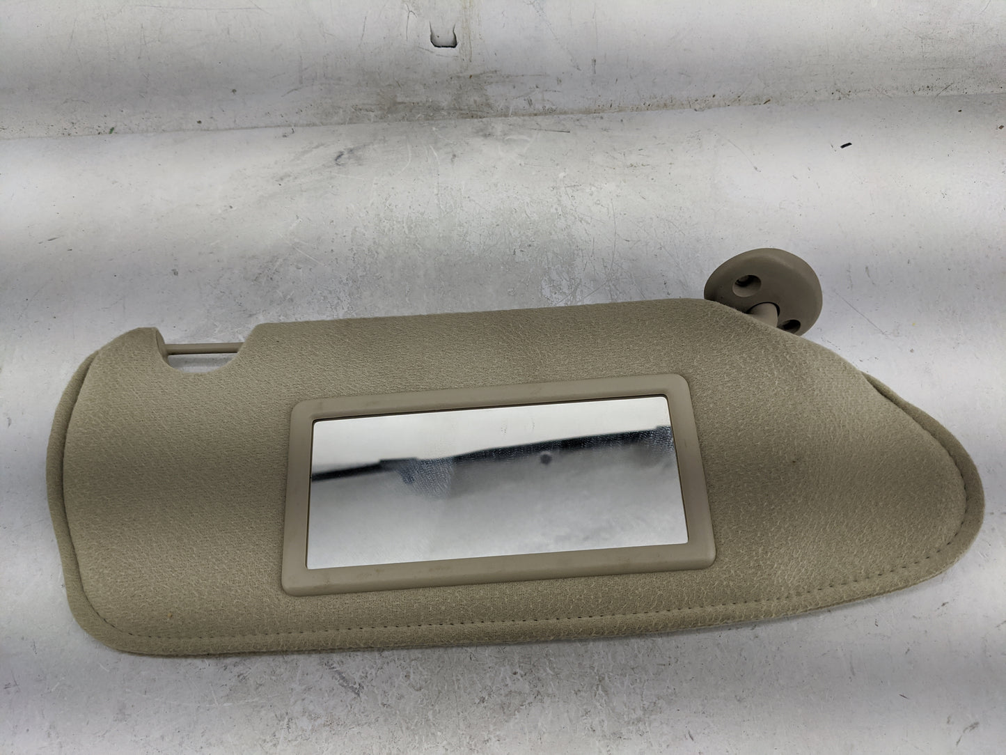 2006-2007 Saturn Ion Sun Visor Shade Replacement Passenger Right Mirror Fits Fits 2006 2007 OEM Used Auto Parts - Oemusedaut