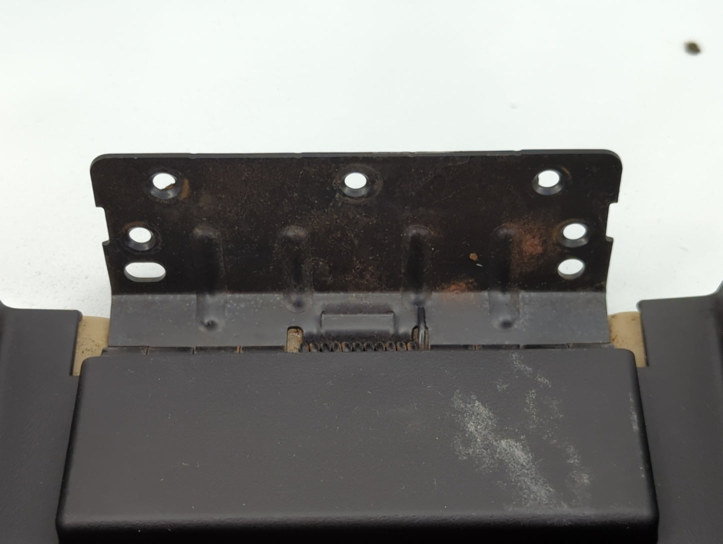 2007 Saturn Outlook Center Console Armrest Cover Lid P/N:15889665 Fits OEM Used Auto Parts - Oemusedautoparts1.com