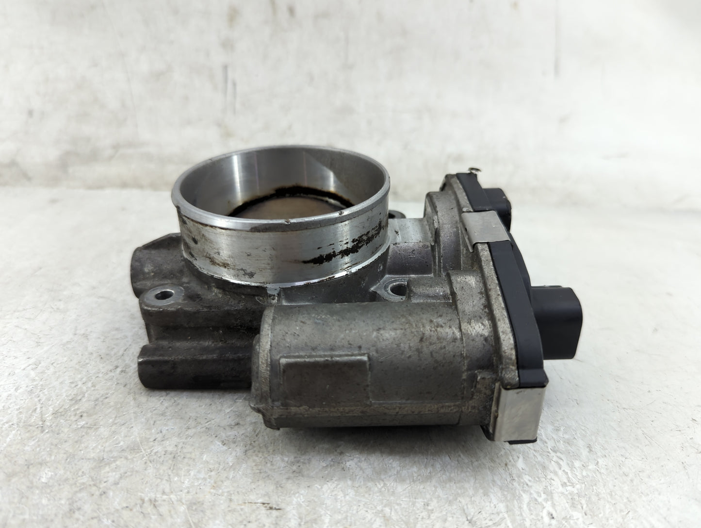 2007 Saturn Outlook Throttle Body Fits Fits 2008 2009 2010 2011 OEM Used Auto Parts - Oemusedautoparts1.com