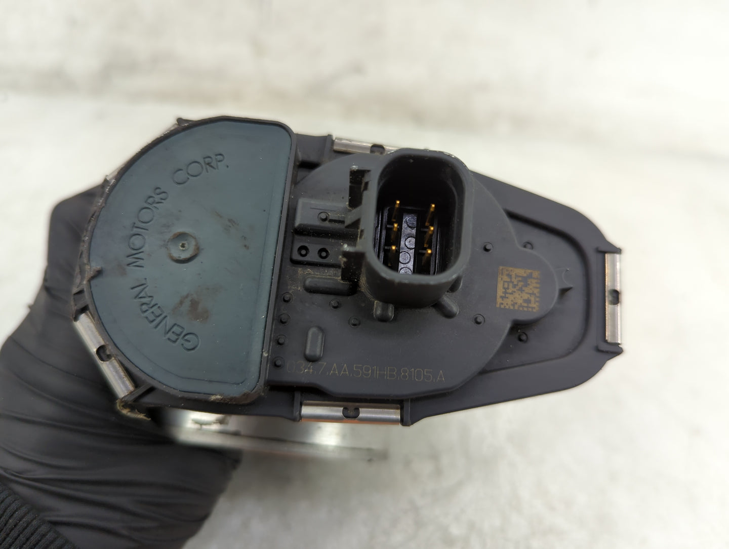 2007 Saturn Outlook Throttle Body Fits Fits 2008 2009 2010 2011 OEM Used Auto Parts - Oemusedautoparts1.com