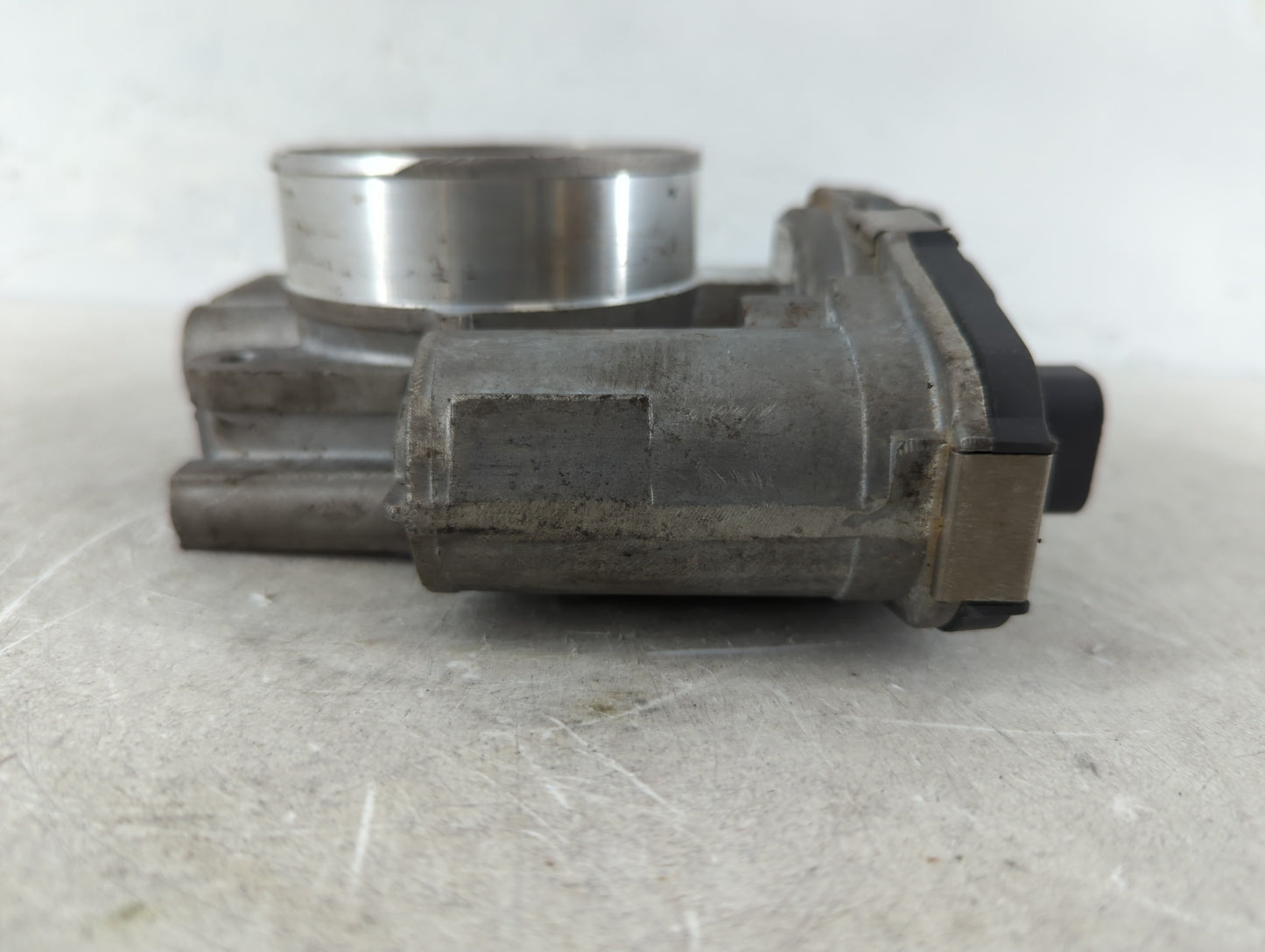 2007 Saturn Outlook Throttle Body P/N:1604AA 995AA Fits Fits 2008 2009 2010 2011 OEM Used Auto Parts - Oemusedautoparts1.com