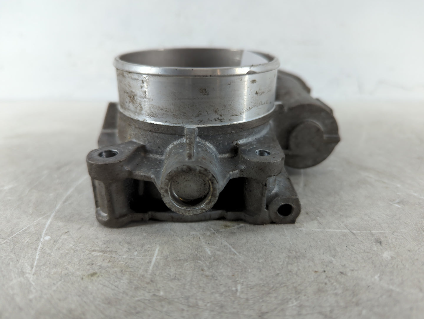 2007 Saturn Outlook Throttle Body P/N:1604AA 995AA Fits Fits 2008 2009 2010 2011 OEM Used Auto Parts - Oemusedautoparts1.com