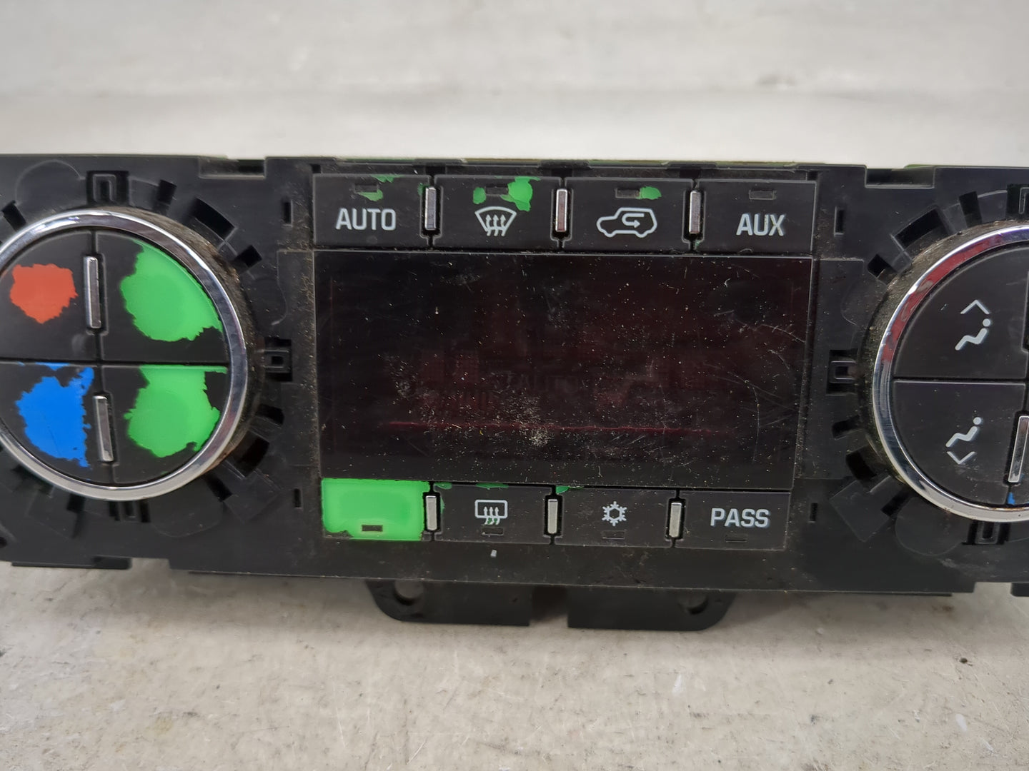 2007 Saturn Outlook Climate Control Module Temperature AC/Heater Replacement Fits OEM Used Auto Parts - Oemusedautoparts1.co
