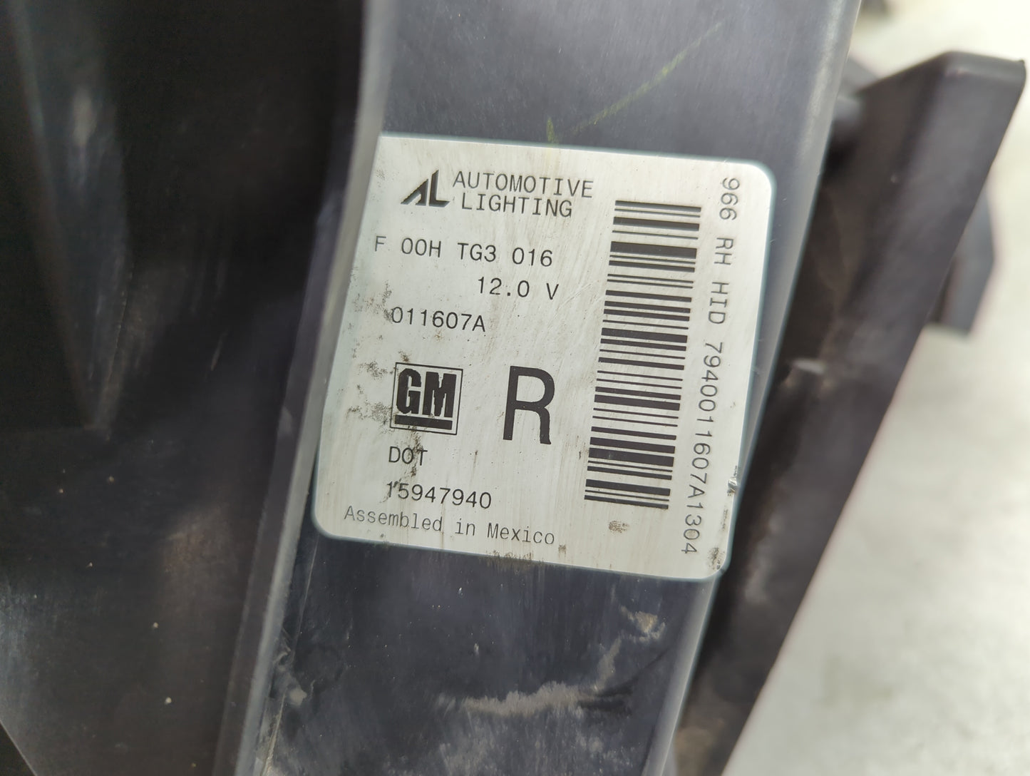 2007 Saturn Outlook Passenger Right Oem Head Light Headlight Lamp - Oemusedautoparts1.com