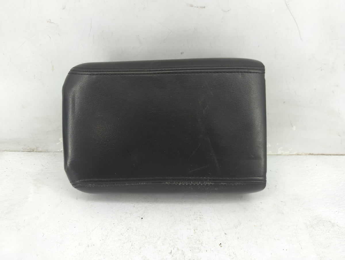 2007 Saturn Outlook Center Console Armrest Cover Lid Fits Fits 2008 2009 2010 2011 2012 OEM Used Auto Parts - Oemusedautopar