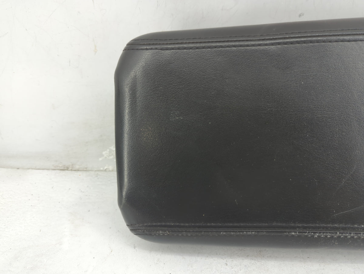 2007 Saturn Outlook Center Console Armrest Cover Lid Fits Fits 2008 2009 2010 2011 2012 OEM Used Auto Parts - Oemusedautopar