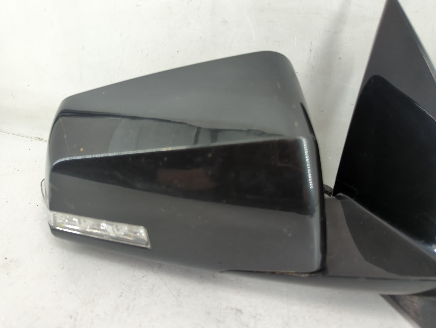 2007 Saturn Outlook Passenger Side View Mirror - Right Door Mirror OEM Used - Oemusedautoparts1.com