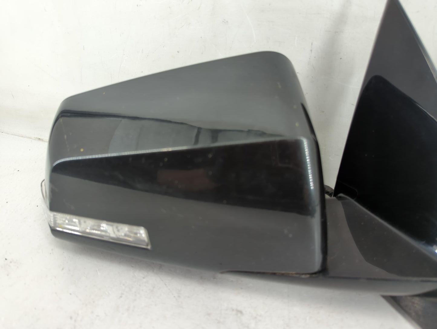 2007 Saturn Outlook Passenger Side View Mirror - Right Door Mirror OEM Used - Oemusedautoparts1.com