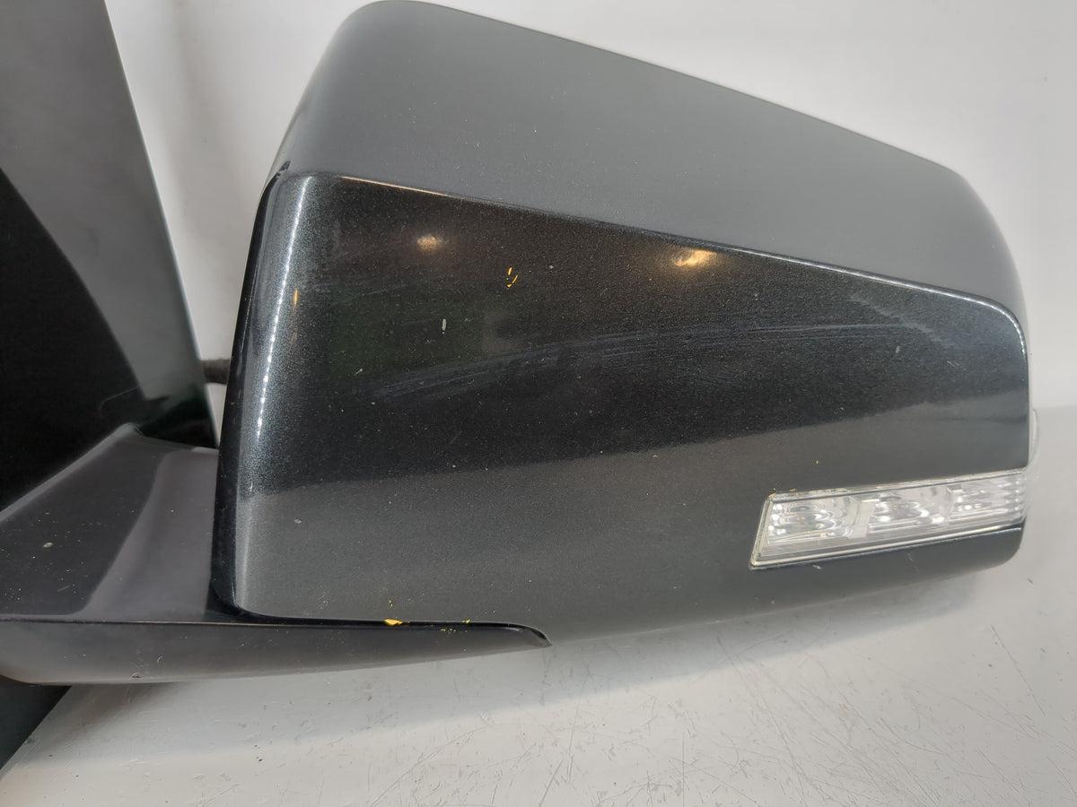 2007 Saturn Outlook Driver Side View Mirror - Left Door Mirror OEM Used - Oemusedautoparts1.com