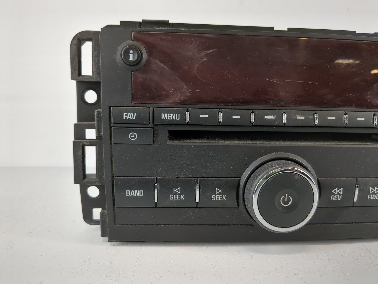 2007 Saturn Outlook Radio AM FM Cd Player Receiver Replacement P/N:25802584 Fits OEM Used Auto Parts - Oemusedautoparts1.com