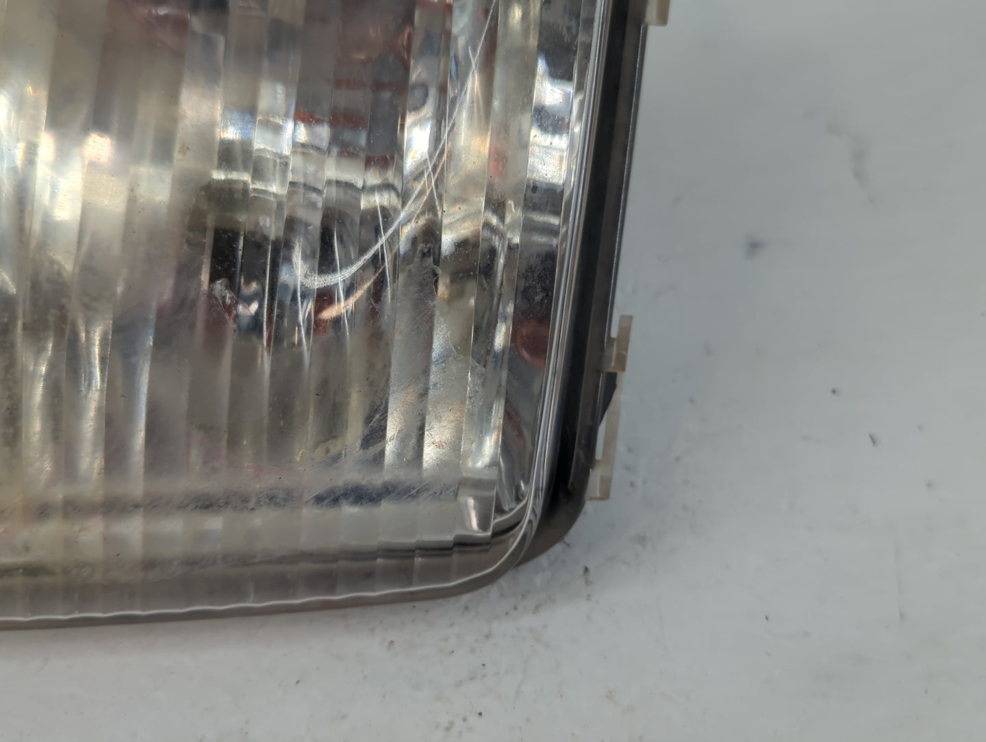 2007 Saturn Outlook Passenger Right Oem Front Light Lamp - Oemusedautoparts1.com
