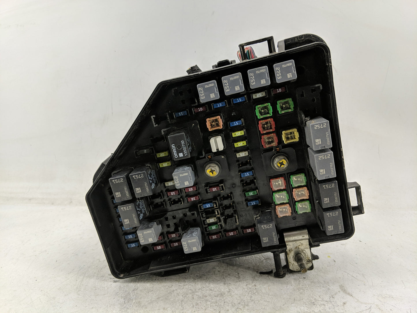 2007 Saturn Outlook Fusebox Fuse Box Panel Relay Module P/N:25856250 Fits OEM Used Auto Parts - Oemusedautoparts1.com