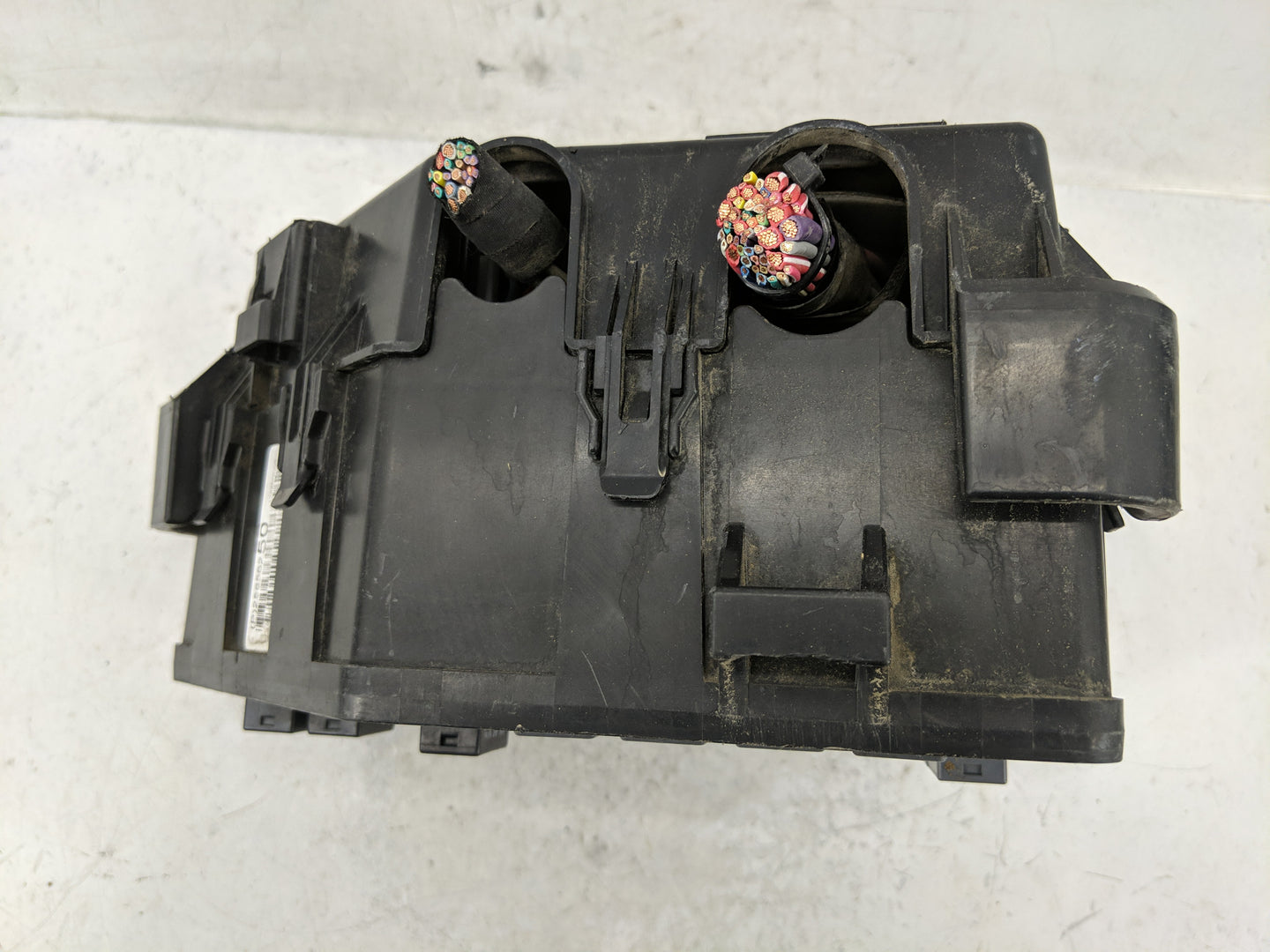 2007 Saturn Outlook Fusebox Fuse Box Panel Relay Module P/N:25856250 Fits OEM Used Auto Parts - Oemusedautoparts1.com