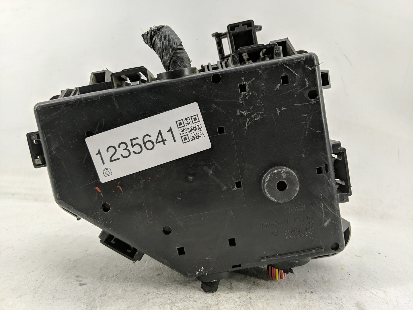 2007 Saturn Outlook Fusebox Fuse Box Panel Relay Module P/N:25856250 Fits OEM Used Auto Parts - Oemusedautoparts1.com