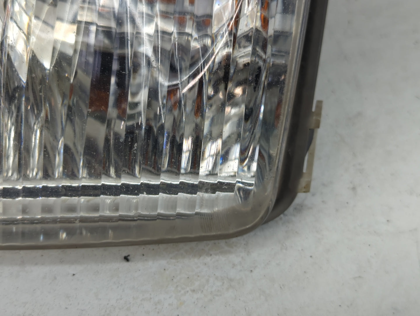 2007 Saturn Outlook Passenger Right Oem Front Light Lamp - Oemusedautoparts1.com
